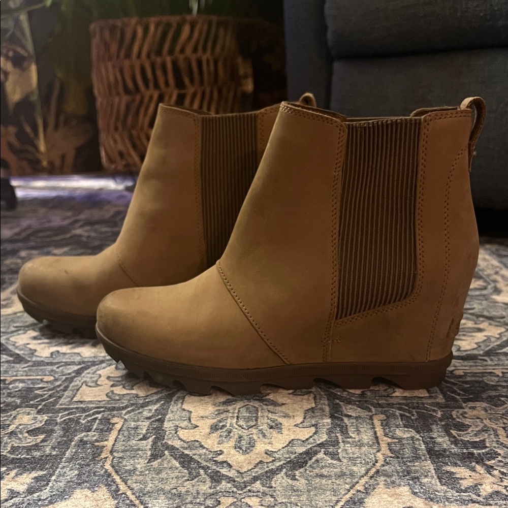 Women's Sorel Tan Wedge Ankle Boots